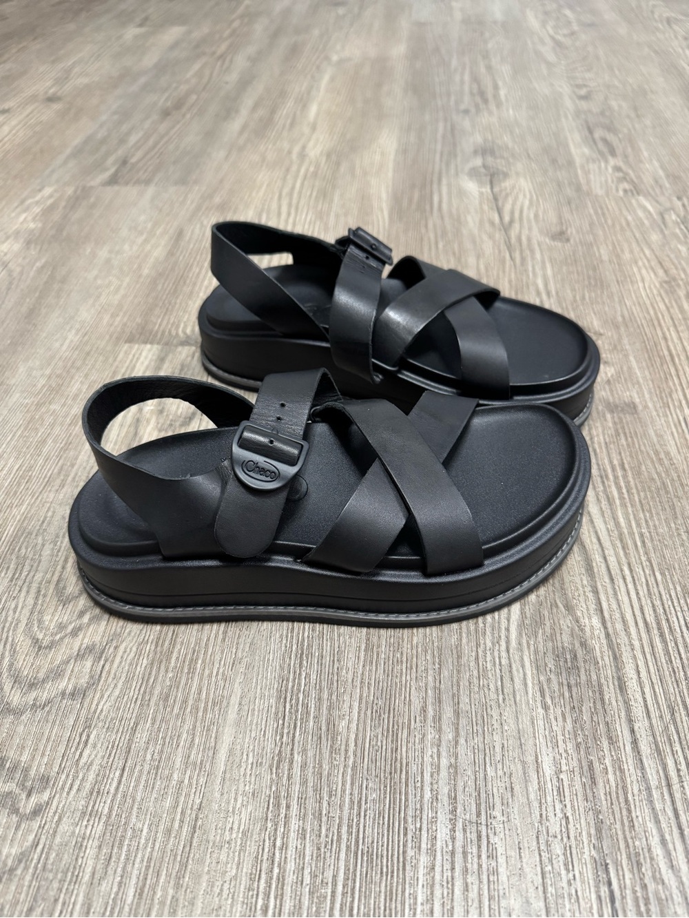 Chaco Townes Black Leather Sandals Women’s Size 6